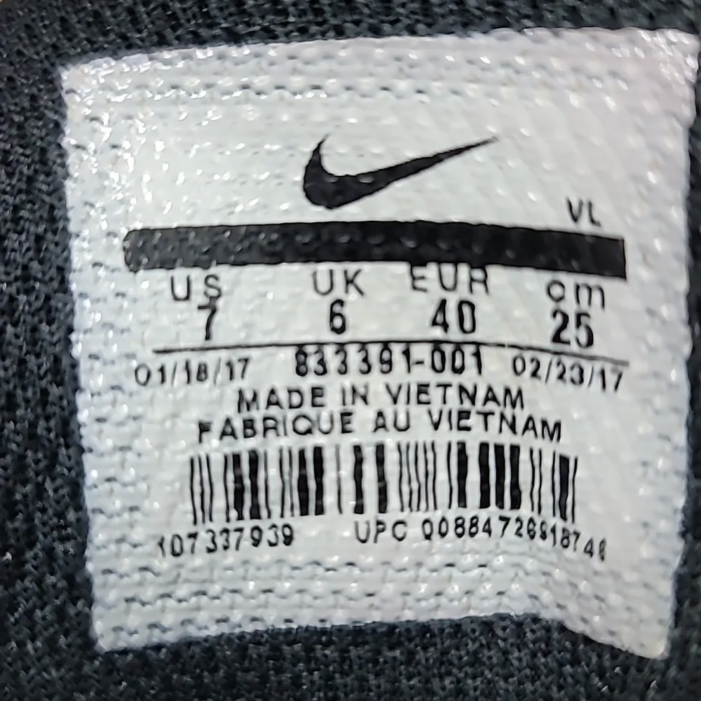 Nike Vapor Shark2 Fastflex mens 7 low top football cleats athletic black white